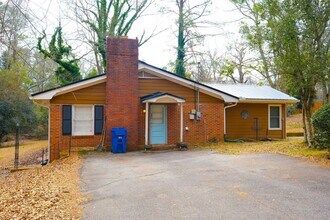 1380 Ivywood Dr in Athens, GA - Building Photo - Building Photo