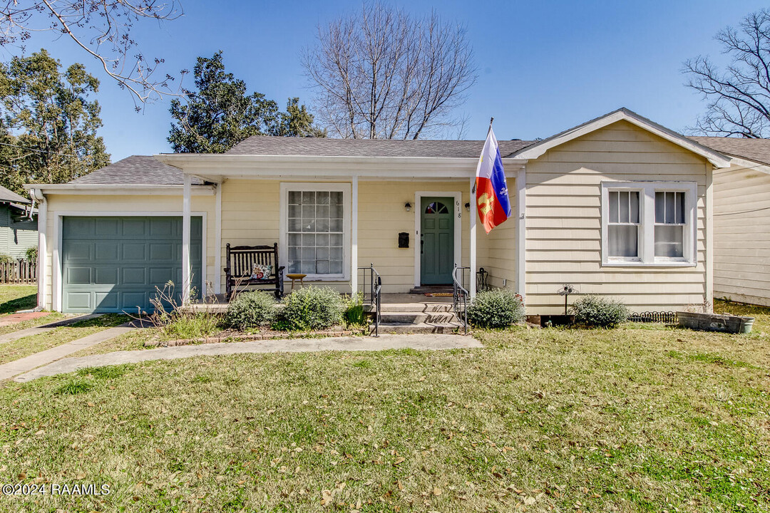 618 St Catherine St in Lafayette, LA - Foto de edificio