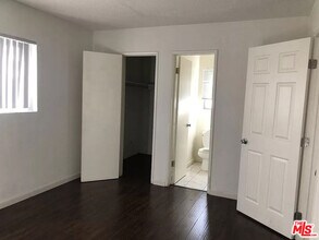 2530 Carmona Ave in Los Angeles, CA - Building Photo - Building Photo