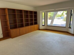 773 W Greenwich Pl in Palo Alto, CA - Building Photo - Building Photo