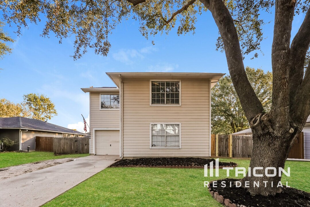 12844 Edgewood Park Dr in Houston, TX - Building Photo