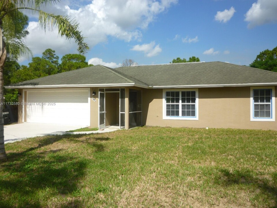 17833 43rd Rd N in Loxahatchee, FL - Building Photo