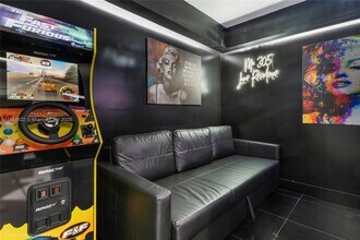919 NW 49th St in Miami, FL - Building Photo - Building Photo