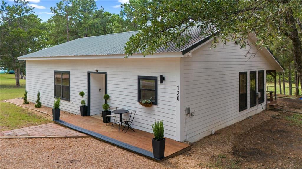 120 Lake Point Way in Bastrop, TX - Building Photo