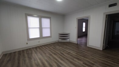 210 Clara St in Jennings, LA - Building Photo - Building Photo