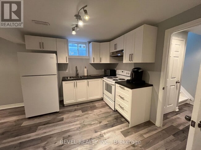 property at 194 Willowbrook Dr