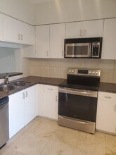 16645 Hemingway Dr in Weston, FL - Building Photo - Building Photo