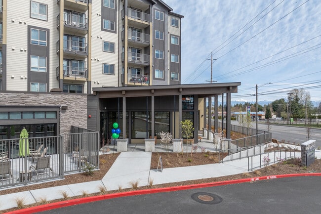 Four Corners Apartments in Everett, WA - Foto de edificio - Building Photo