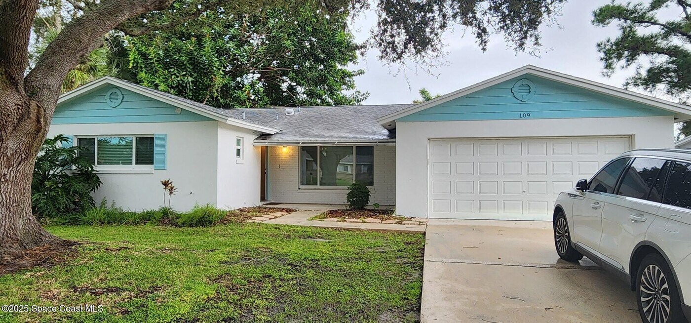 109 Vía Havarre in Merritt Island, FL - Building Photo