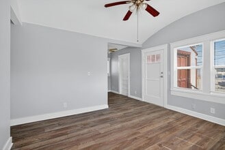 736 Olive Ave in Long Beach, CA - Building Photo - Building Photo