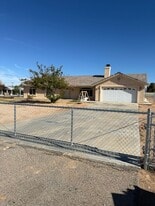 15377 Dale Evans Pkwy in Apple Valley, CA - Building Photo