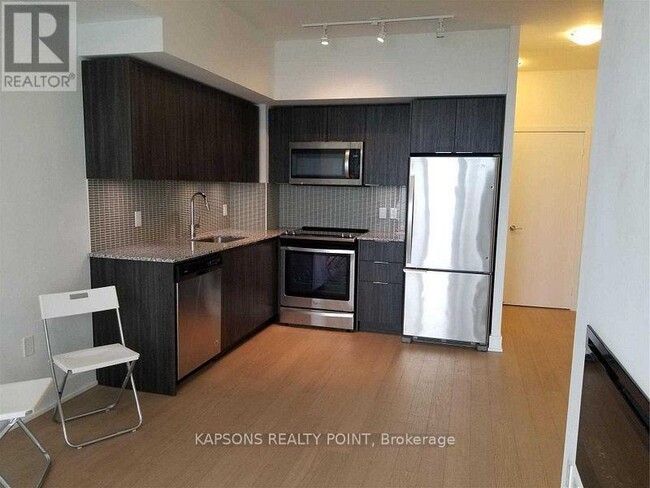 30-2130 Shore Breeze Dr in Toronto, ON - Building Photo - Building Photo