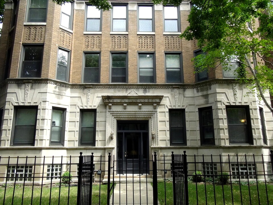 4633 N Kenmore Ave in Chicago, IL - Building Photo