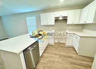 6421 Breezy Oaks Wy in Jacksonville, FL - Building Photo - Building Photo