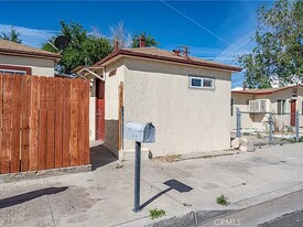 15548 Eighth St in Victorville, CA - Building Photo