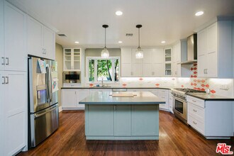13239 Addison St in Los Angeles, CA - Building Photo - Building Photo