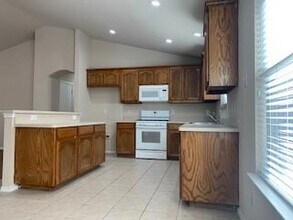 6421 Geneva Ln in Fort Worth, TX - Building Photo - Building Photo