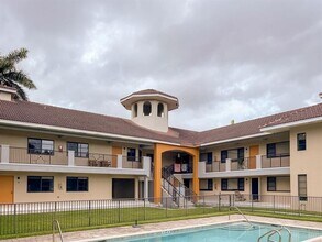 64 Isle of Venice Dr in Fort Lauderdale, FL - Building Photo - Building Photo