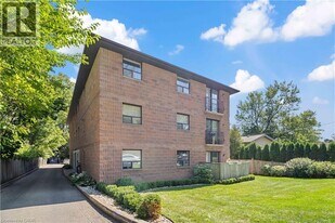 78 Welland St N in Thorold, ON - Building Photo