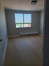 875 Kennedy Rd in Toronto, ON - Building Photo - Building Photo