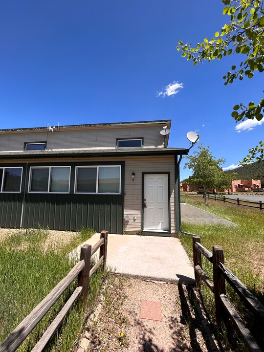 640 Forest Edge Rd, Unit A in Woodland Park, CO - Building Photo