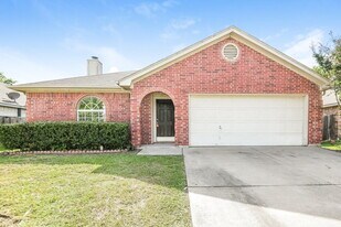 617 Sawyer Dr in Saginaw, TX - Building Photo