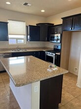 2027 Maywood Dr SE in Albuquerque, NM - Building Photo - Building Photo