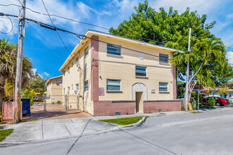 1028 SW 9th Ave in Miami, FL - Building Photo - Primary Photo