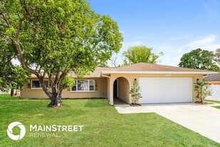 4036 Montano Ave in Spring Hill, FL - Building Photo