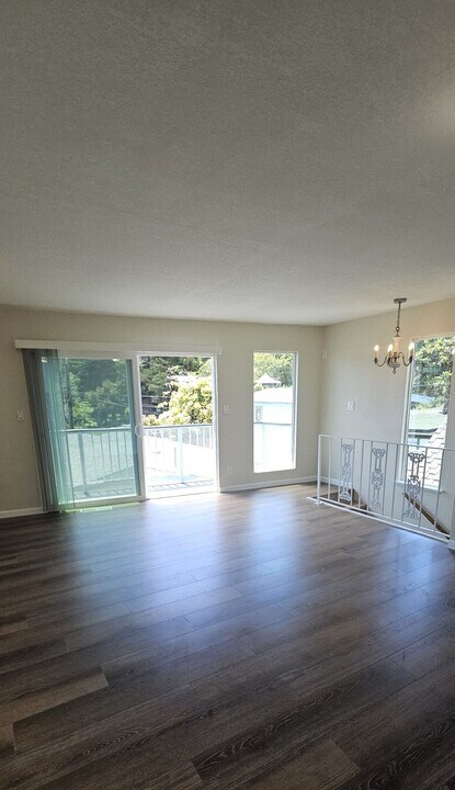 497 Riverview Dr in Capitola, CA - Building Photo