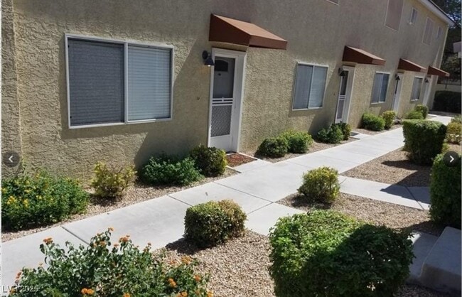 6761 Holmby Ave in Las Vegas, NV - Building Photo - Building Photo