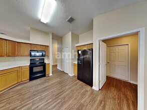 2559 Coachman Lakes Dr in Jacksonville, FL - Foto de edificio - Building Photo