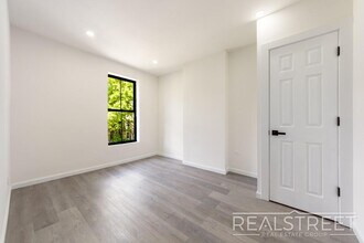 65 Palmetto St in Brooklyn, NY - Building Photo - Building Photo