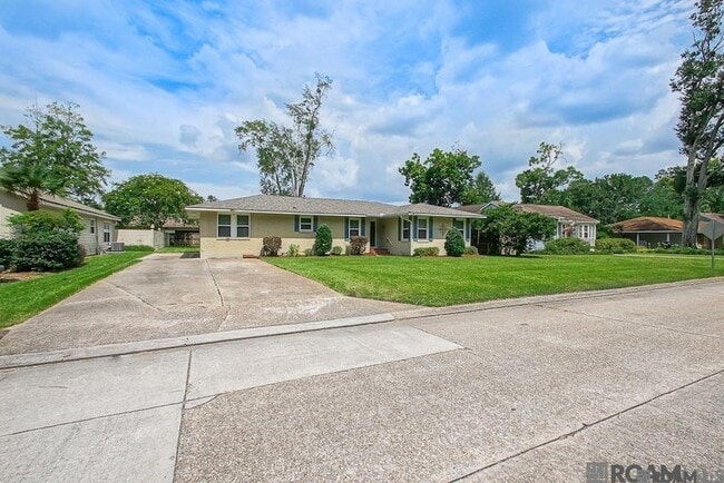 327 Marion Dr in Baton Rouge, LA - Building Photo - Building Photo