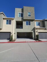 10960 International Dr in Rancho Cordova, CA - Building Photo - Building Photo