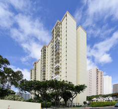 Century West in Honolulu, HI - Foto de edificio - Building Photo