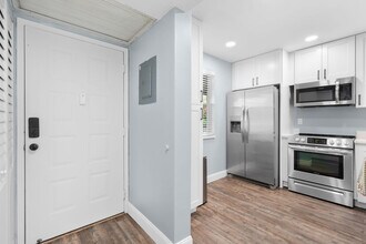 8800 Royal Palm Blvd in Coral Springs, FL - Building Photo - Building Photo