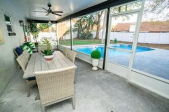 12335 Yellow Rose Cir in Riverview, FL - Foto de edificio - Building Photo