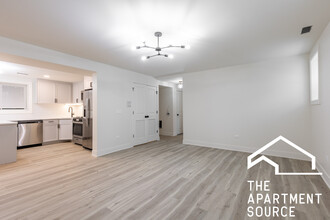 1401 W Gregory St in Chicago, IL - Building Photo - Building Photo