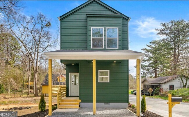property at 1096 Wedgewood Dr NW