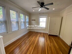 60 Kenrick St, Unit P in Boston, MA - Building Photo - Building Photo