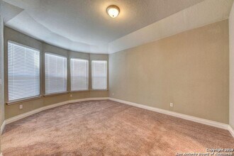 27411 Rio Bnd in Boerne, TX - Building Photo - Building Photo