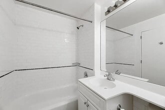 1955 1st Ave in New York, NY - Building Photo - Building Photo