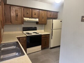 27 Harmony Landing Ct in Frankfort, KY - Building Photo