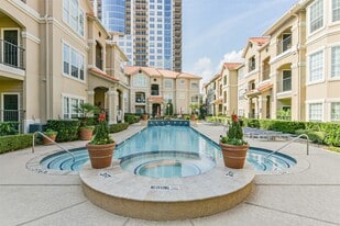 3231 Allen Pkwy in Houston, TX - Building Photo