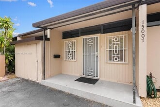 15007 Coconut Ct in Miami Lakes, FL - Building Photo - Building Photo