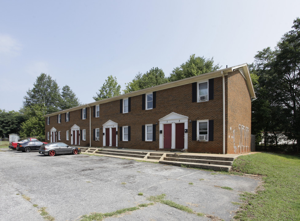 107 Victor Ave Ext in Greer, SC - Building Photo