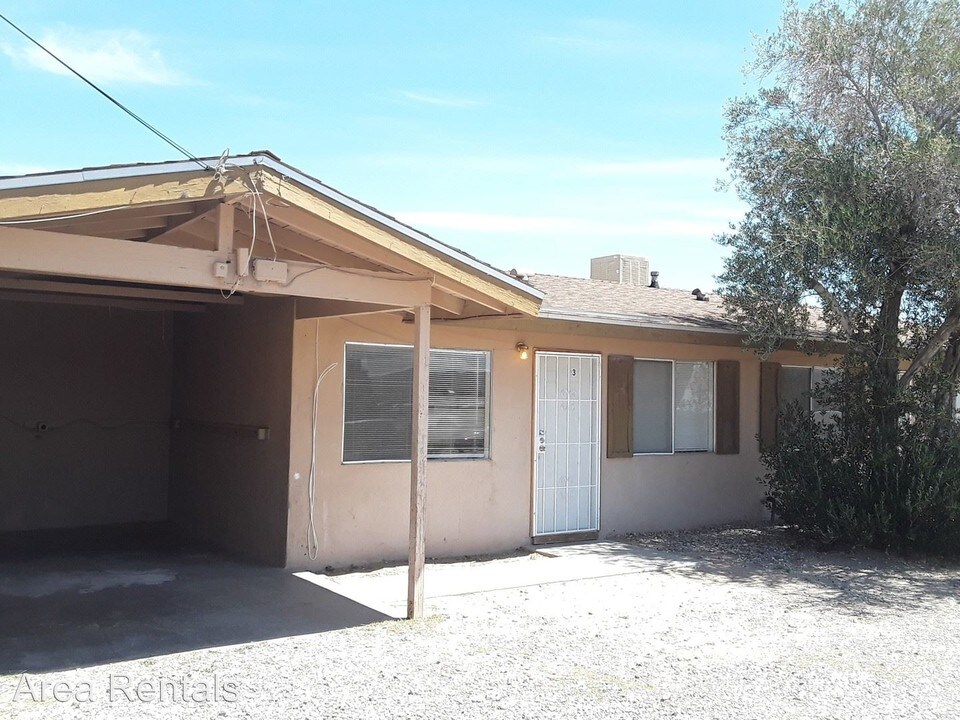 941 Pine Ave in Barstow, CA - Building Photo