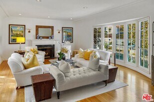 10614 Le Conte Ave in Los Angeles, CA - Building Photo