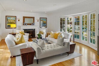 10614 Le Conte Ave in Los Angeles, CA - Building Photo - Building Photo